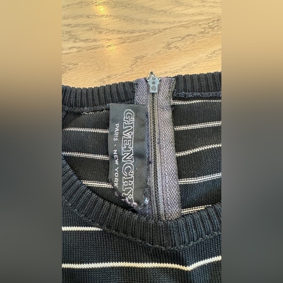 Givenchy women’s vintage lightweight striped black white sweater - Picture 3 of 8